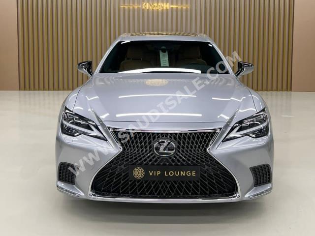 2021 لكزس إل إس 350