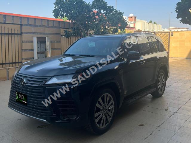 2022 لكزس إل إكس 600 بلاك اديشن