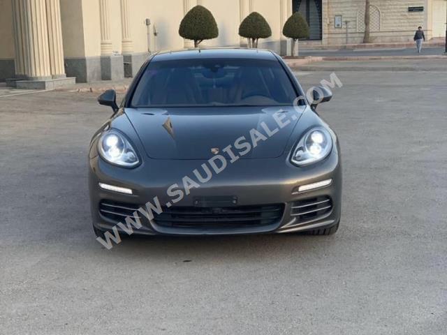 2014 بورش بانميرا 4 اس اكسيكيتف