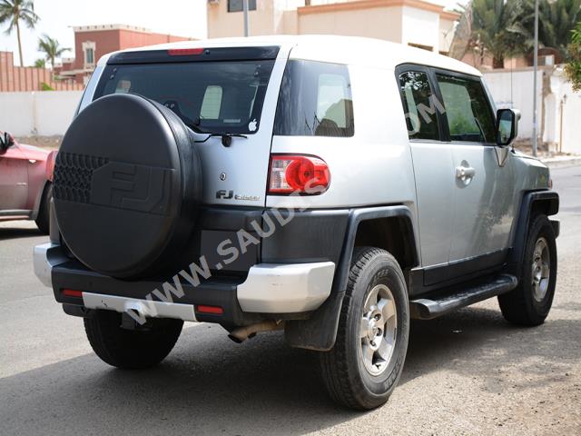 2008 تويوتا اف جي كروزر 2