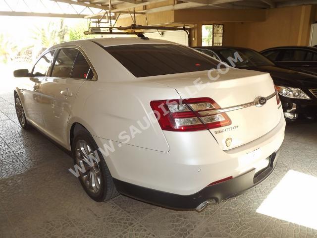 2013 Ford Taurus