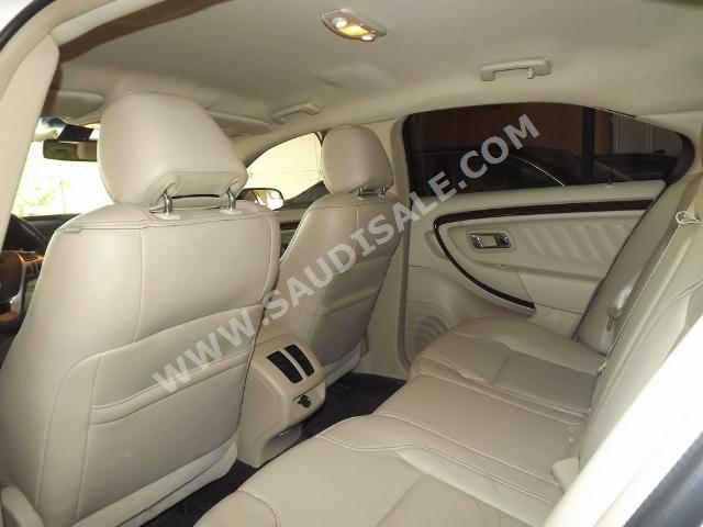 2013 Ford Taurus