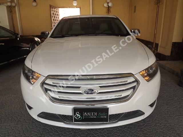 2013 Ford Taurus