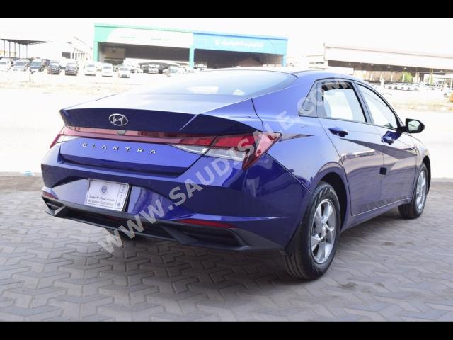 2021 هيونداي النترا