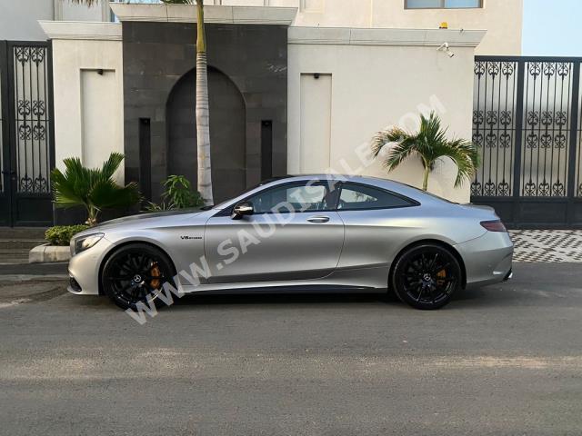 2015 مرسيدس - بنز إس 63 كوبيه