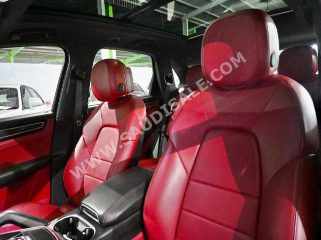 2019 بورش كايين اس