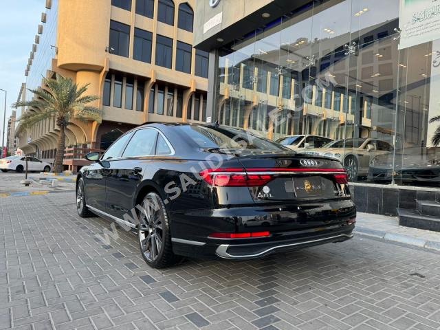 2022 اودي اي 8 ال