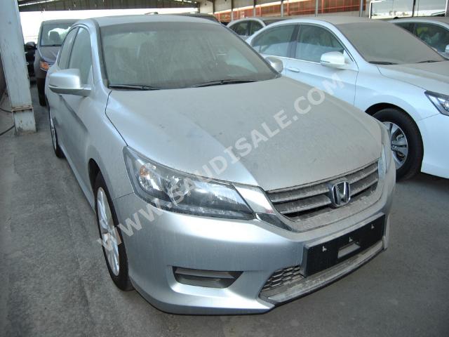 2014 هوندا اكورد