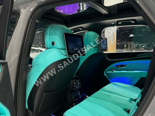 2023 بنتلي بنتايجا في 8