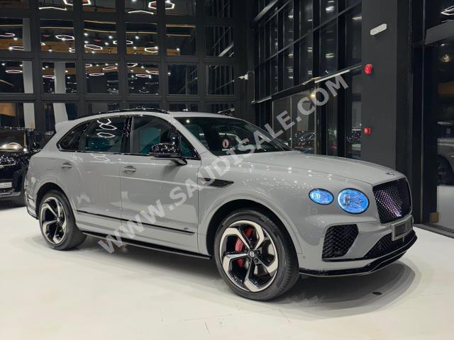2023 بنتلي بنتايجا في 8