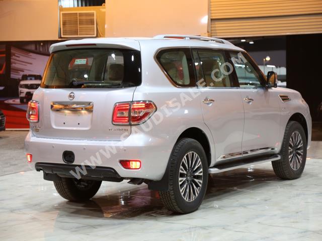 2017 نيسان باترول بلاتينيوم