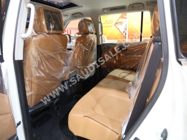 2017 نيسان باترول بلاتينيوم