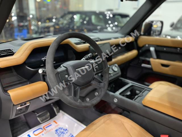 2023 لاند روفر ديفيندر اكس