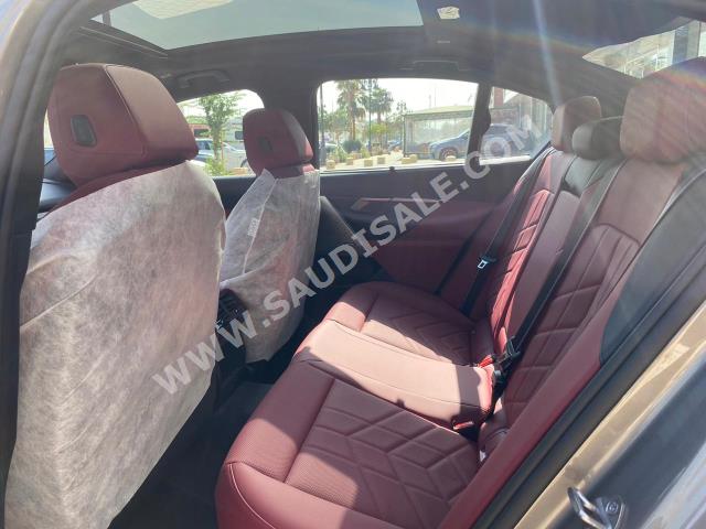 2024 بي ام دبليو الفئة الخامسة 520 أي