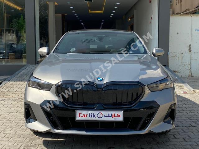 2024 بي ام دبليو الفئة الخامسة 520 أي