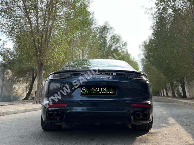 2021 Porsche Panamera Turbo S