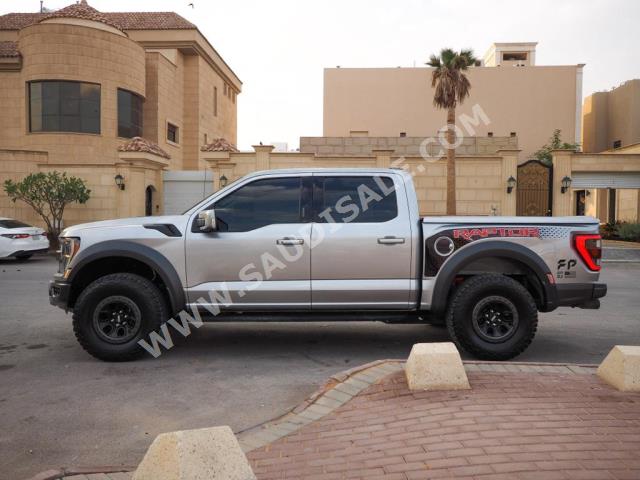 2022 فورد اف 150 رابتور
