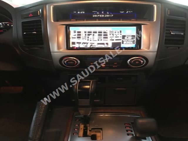 2008 متسوبيشي باجيرو