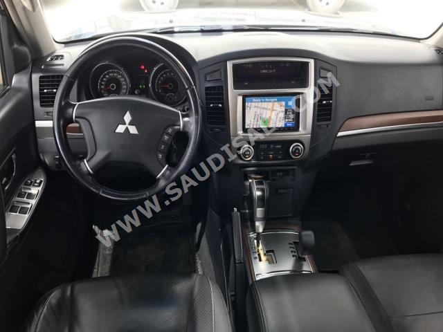 2008 متسوبيشي باجيرو