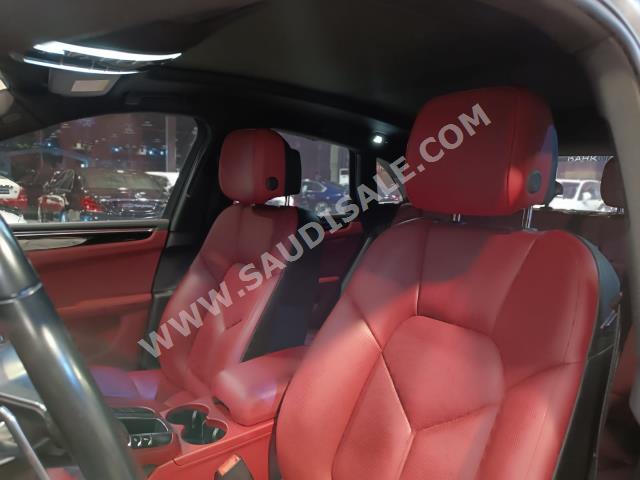 2015 بورش ماكان اس