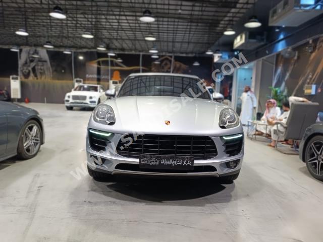 2015 بورش ماكان اس