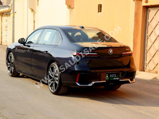 2023 بي ام دبليو الفئة السابعة 740 إل أي