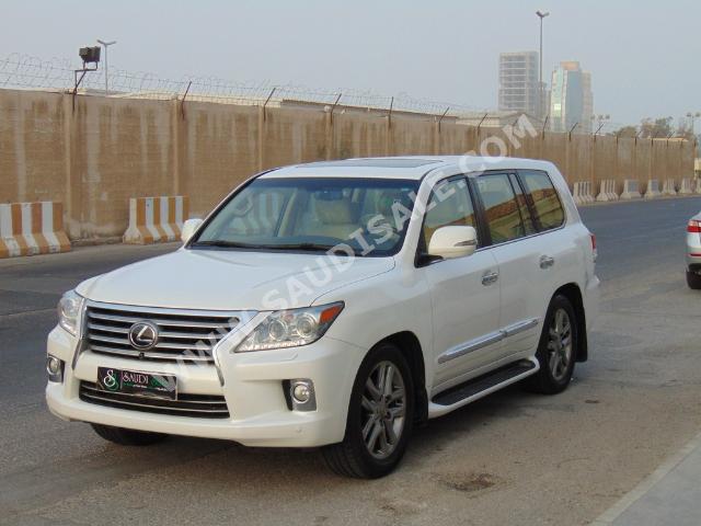 2013 Lexus LX 570
