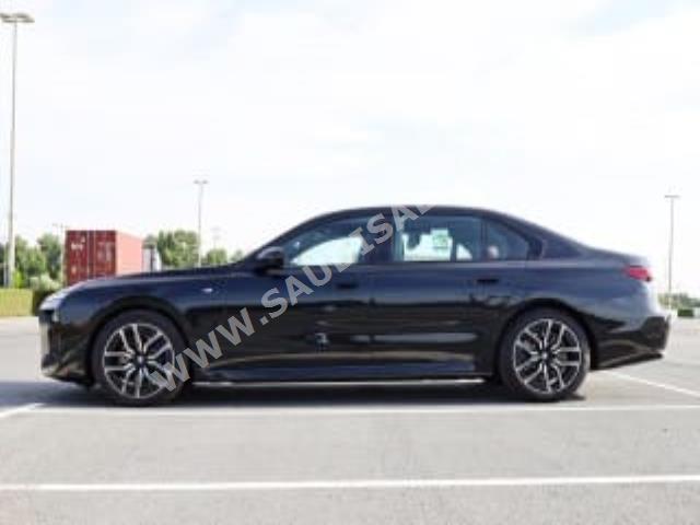 2023 بي ام دبليو الفئة السابعة 735 إل أي