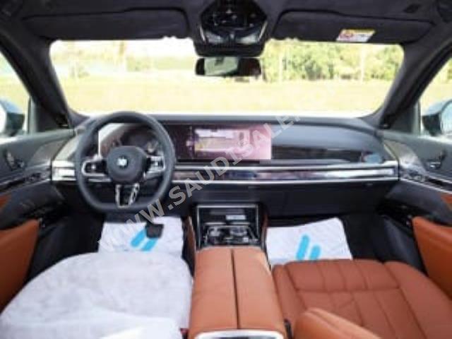 2023 بي ام دبليو الفئة السابعة 735 إل أي