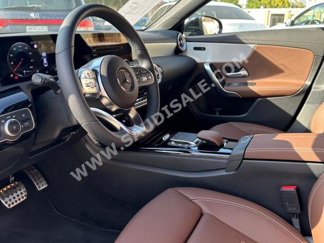 2022 مرسيدس - بنز سي إل أي 250 أي إم جي