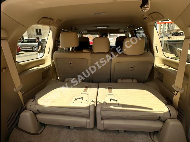 2021 لكزس إل إكس 570 اس