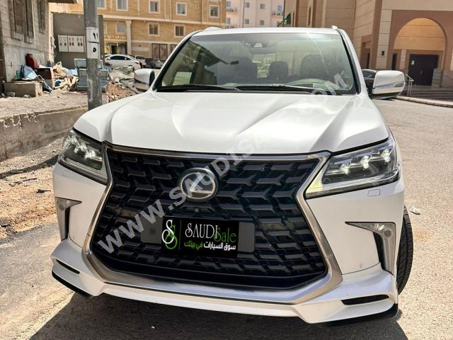 2021 لكزس إل إكس 570 اس