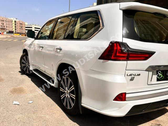 2021 لكزس إل إكس 570 اس