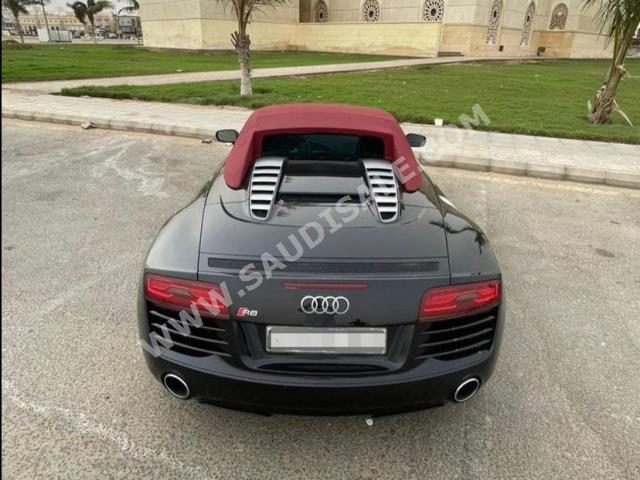 2015 اودي ار 8