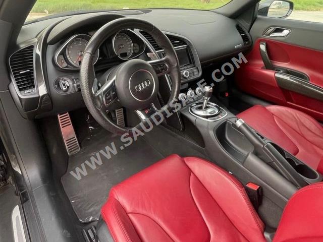 2015 اودي ار 8