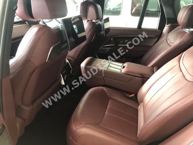 2023 لاند روفر رينج روفر كلاسيك