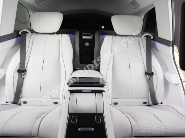 2022 مرسيدس - بنز جي إل إس 600 مايباخ