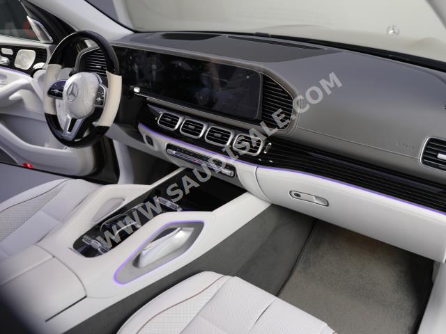 2022 مرسيدس - بنز جي إل إس 600 مايباخ