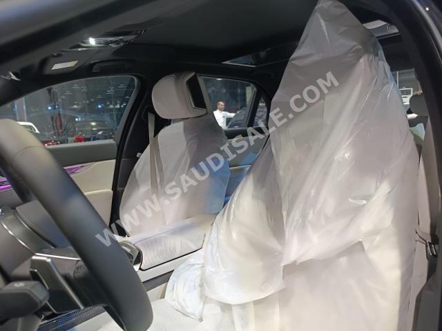 2023 بي ام دبليو الفئة السابعة 735 إل أي