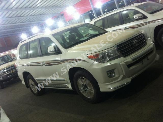 2013 Toyota Land Cruiser GXR