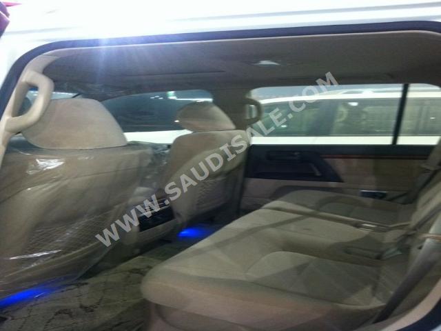 2013 Toyota Land Cruiser GXR