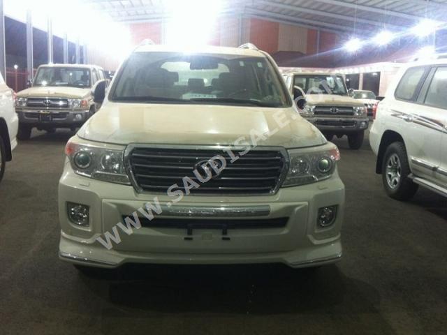 2013 Toyota Land Cruiser GXR