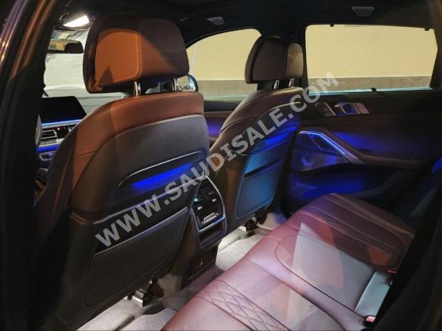 2021 بي ام دبليو الفئة اكس 6 إم 50 أي