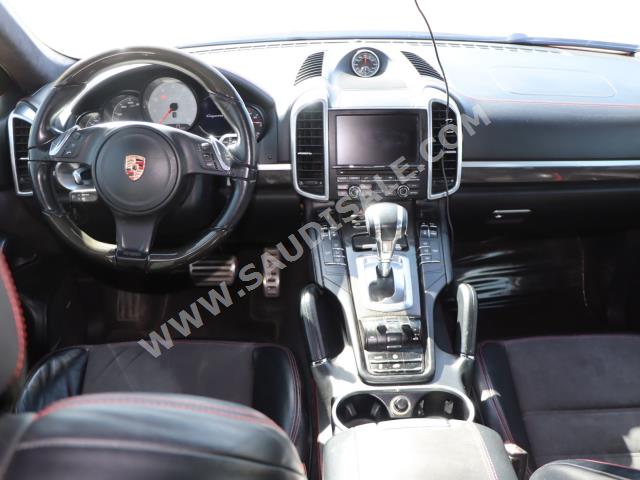 2014 Porsche Cayenne GTS