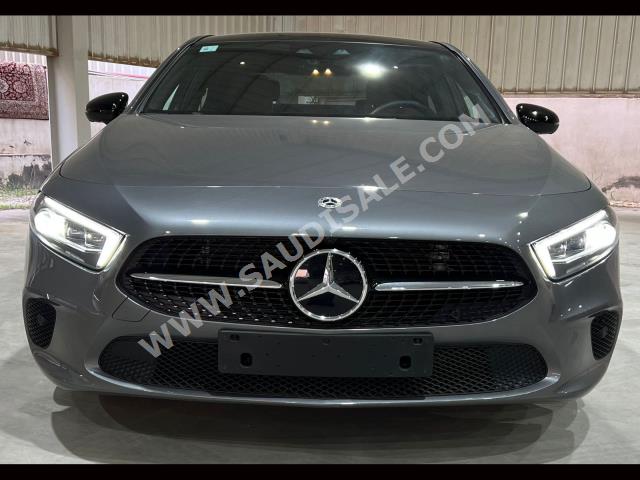 2022 مرسيدس - بنز أي 200