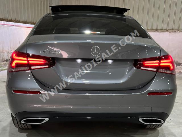 2022 مرسيدس - بنز أي 200