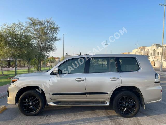 2014 لكزس إل إكس 570 اس