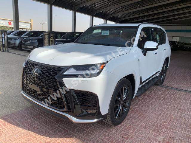 2023 لكزس إل إكس 600 إف