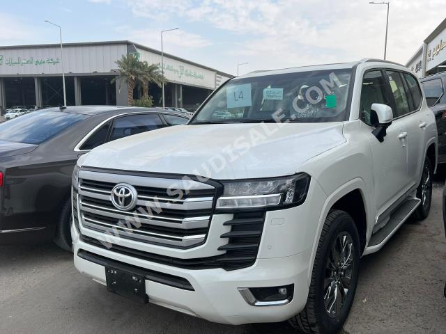 2024 تويوتا لاند كروزر جي اكس ار4