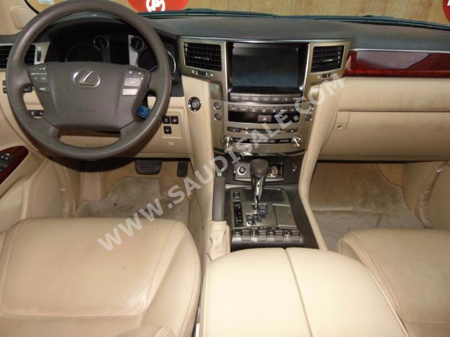 2013 Lexus LX 570